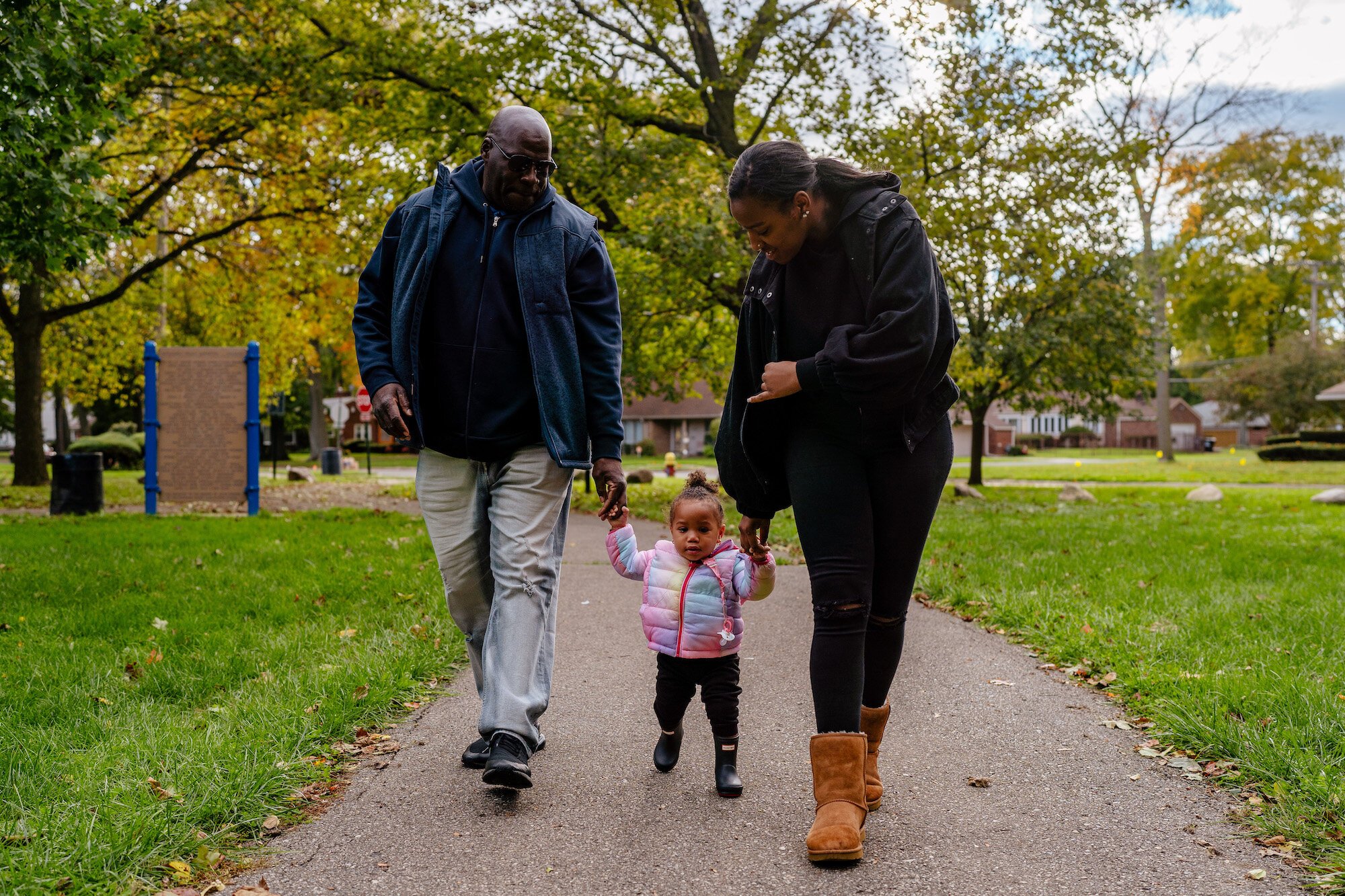 Alonzo Marable with daughter Kendall Marable and baby Teagan Photo by Nick Hagen..