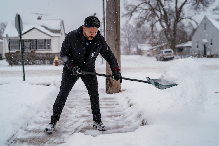 Detroit's volunteer Snow Team provides essential service for snowed in ...